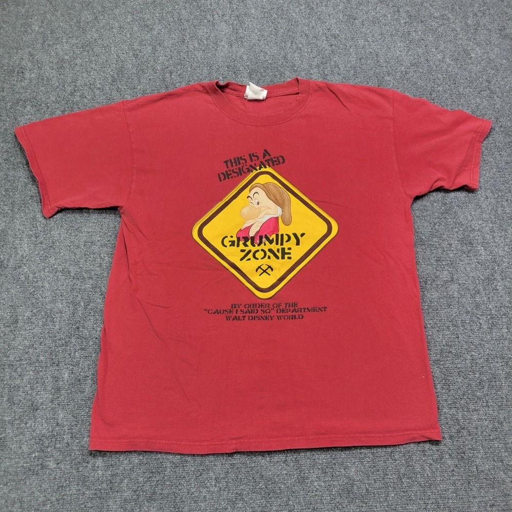 Vintage Walt Disney World Shirt Mens XL Red Grumpy Dwarf Graphic Tee 90s Movie‎